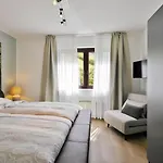 Komfort-fewo Gluecksgriff Mit Garten