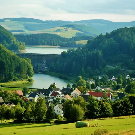 Komfort-fewo Gluecksgriff Mit Garten Апартаменты