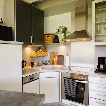 Komfort-fewo Gluecksgriff Mit Garten شقة