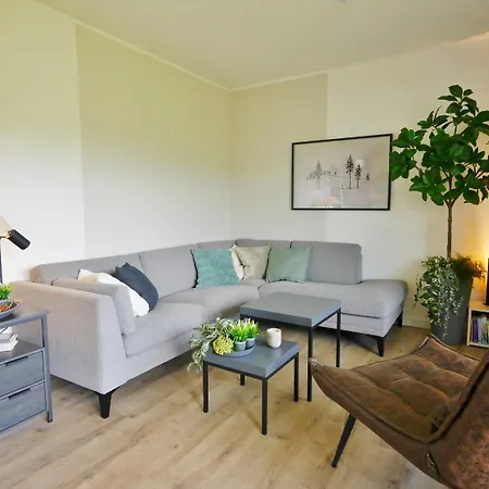 Komfort-fewo Gluecksgriff Mit Garten شقة