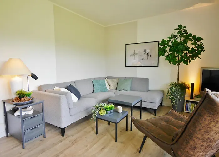 Komfort-fewo Gluecksgriff Mit Garten Апартаменты